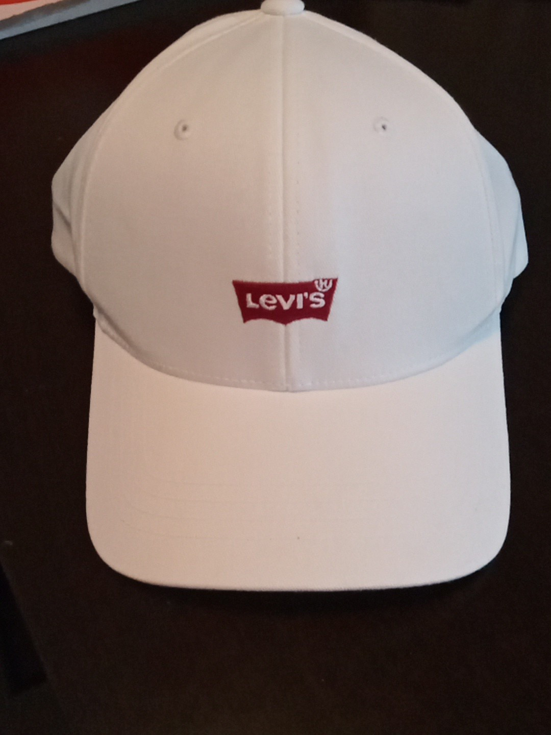 Levi's Flexfit 110 Baseball Cap Snapback Dad Cap White with Red Logo Embroidery