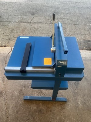 Dahle 842 Heavy Duty Manual Paper Cutter with Stand stack