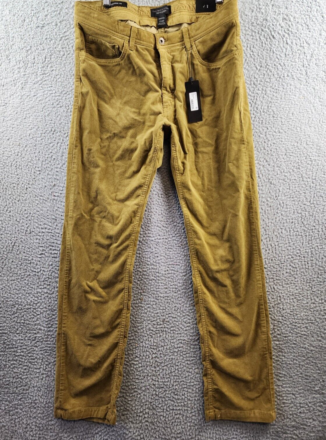 В мужском магазине Bloomingdales можно приобрести вельветовые джинсы мужского покроя 34Wx32L