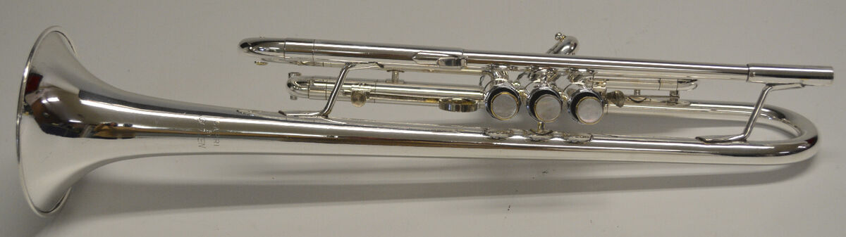 GETZEN CAPRI 590S SILVER TRUMPET W/CASE & 5C MOUTHPIECE GETZEN CAPRI 590S SILVER TRUMPET W/CASE & 5C MOUTHPIECE