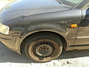 VW Passat 3B Kotflügel links  in schwarz LC9Z ohne Rost 1998 Baujahr