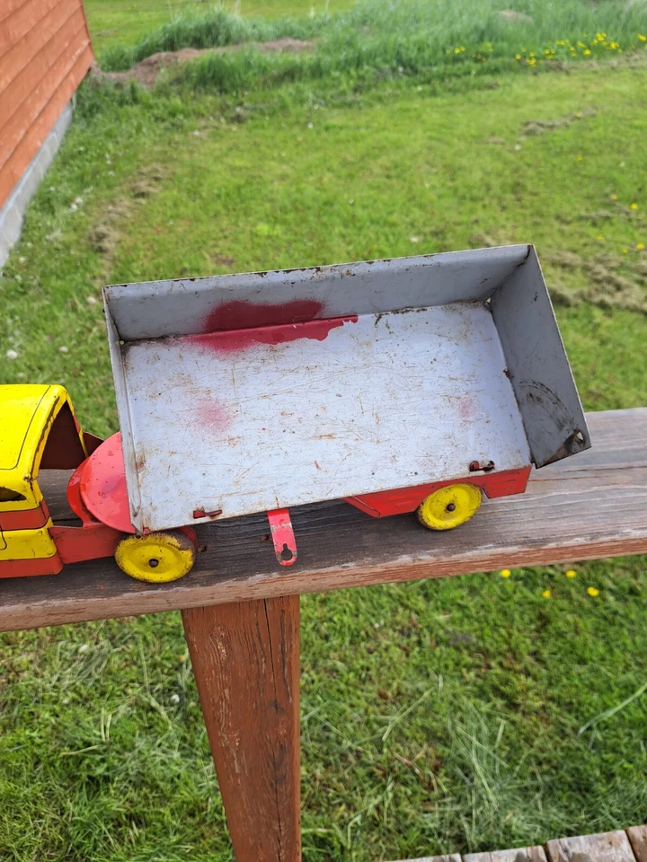 Camión de volteo lateral vintage Wyandotte rojo/amarillo de acero prensado Foto 4 de 4