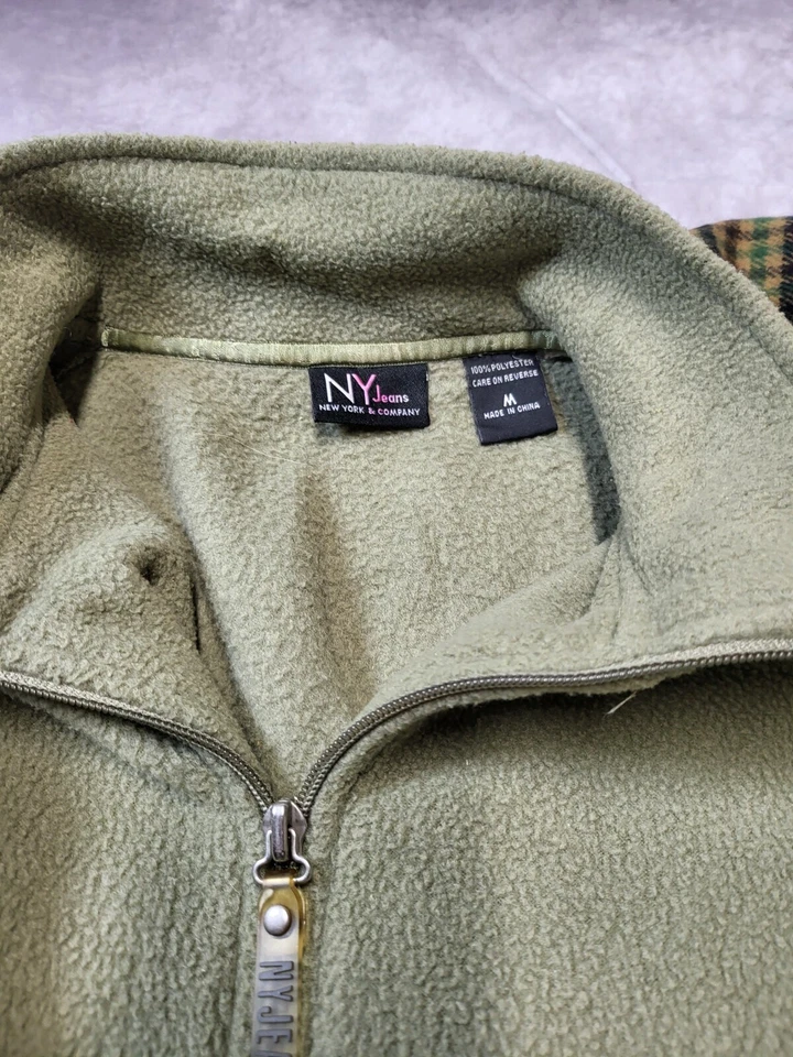 Ladies Fleece Jacket & Scarf MEDIUM New York & Co Green Zip Sh 17" Ch 19" L 24" - Image 2 of 4