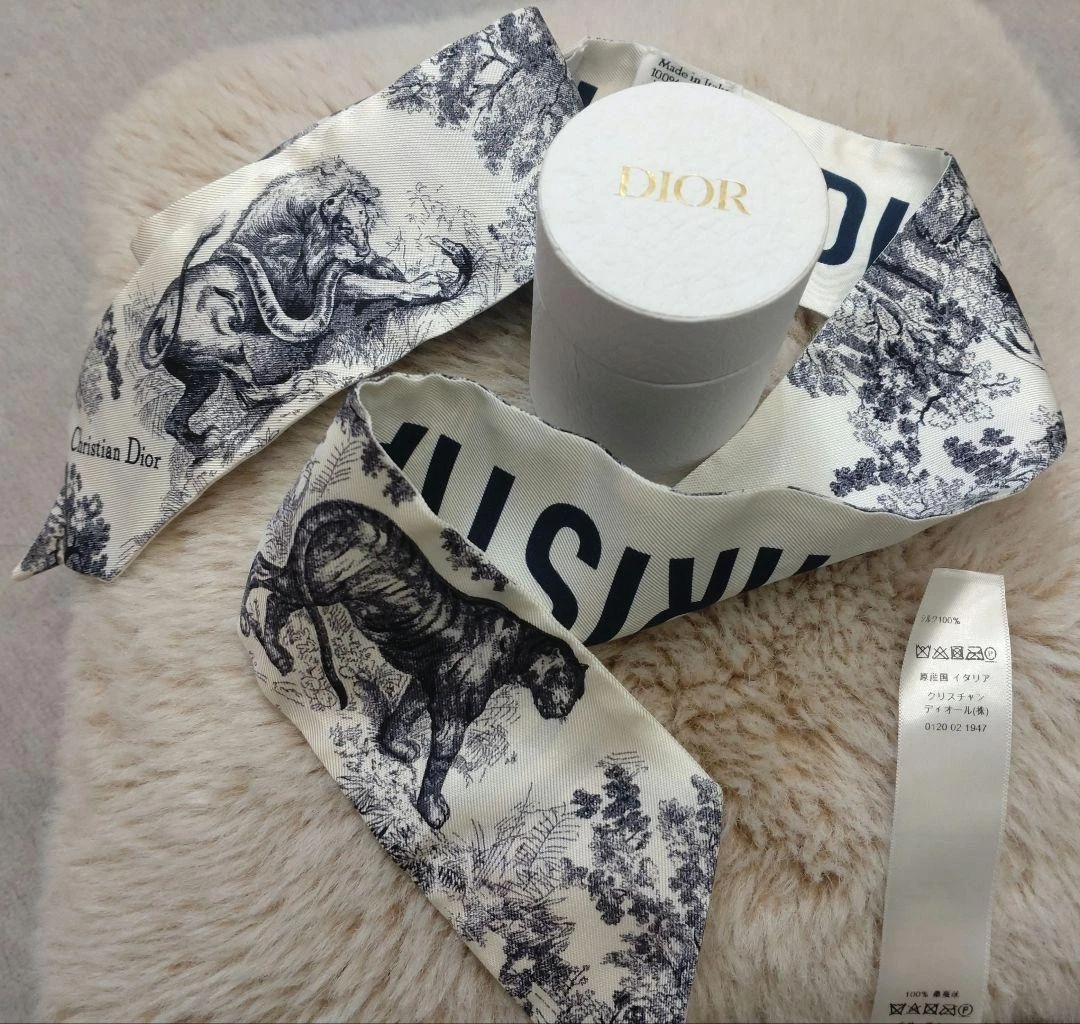 Foulard Dior Mitzah 105cm 41′′ 6cm 2′′ long soie Toile de Jouy Sauvage bleu marine