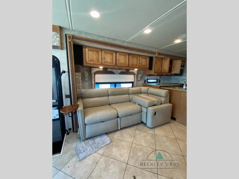 2014 Winnebago Adventurer 38Q Used - Image 4 of 4