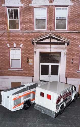 Lot Of 2 Matchbox Scania P 360 Fire Engine # 5 & Matchbox FFH20 Ambulance NLFFP - Picture 7 of 12