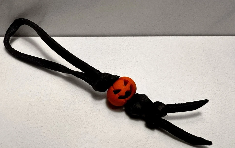Llavero/Cuchillo Cordón Cuero Negro Naranja Cabeza de Calabaza Colgante Halloween Foto 4 de 4