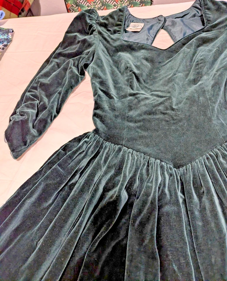 Vestido De Colección Años 90 Laura Ashley Terciopelo Mujer EE. UU. 8 Midi Cerradura Lazo Manga Abullonada Verde Foto 2 de 4