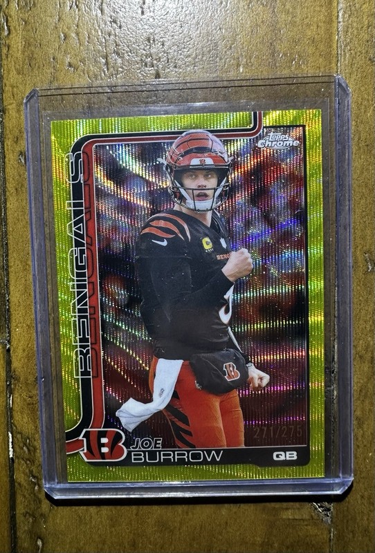 2025 Topps Chrome Football Joe Burrow YELLOW WAVE #271/275 Bengals #20