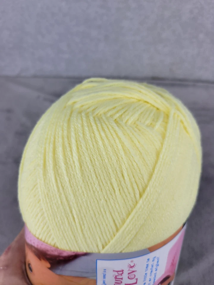 Hilo acrílico amarillo pastel marca Lion Pound of Love para tejer y ganchillo 1 lb Foto 2 de 4