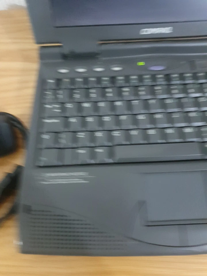 Compaq Armada 1592DT Intel Pentium MMX 12.1 Inch Vintage Laptop , Spare or Repai - Image 2 of 4