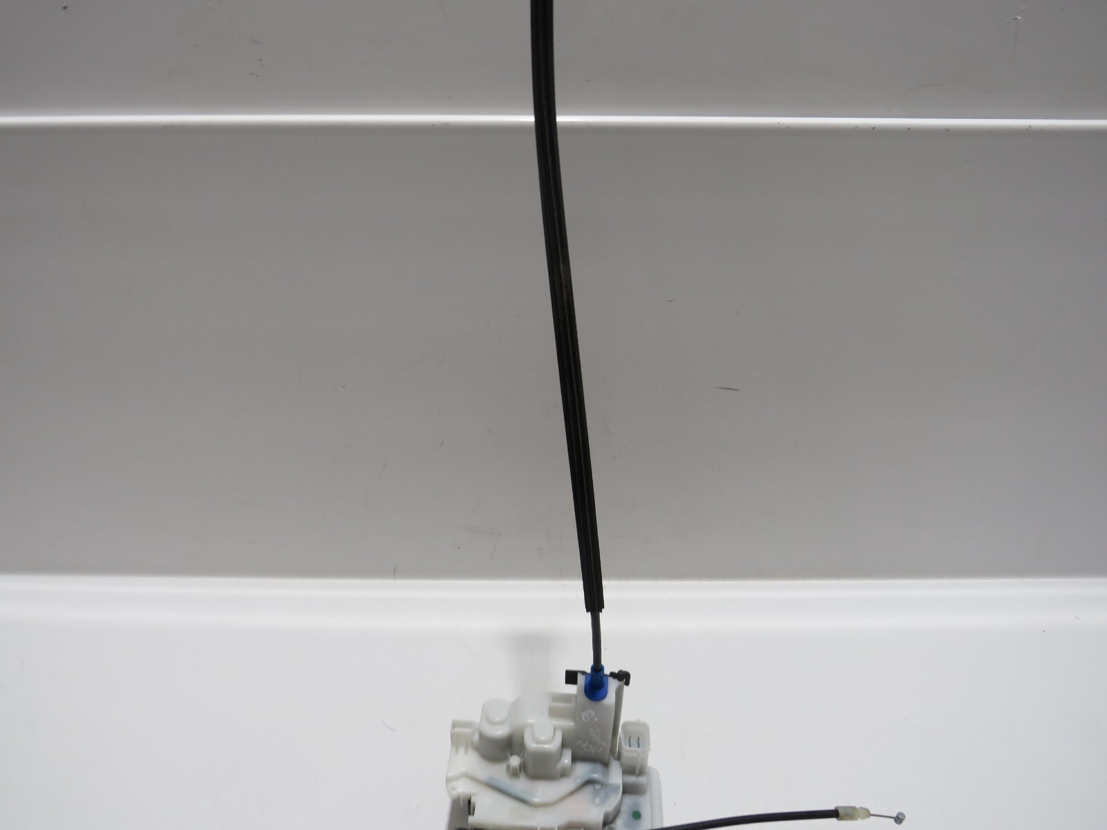 PEUGEOT BIPPER VAN 2008-17 NEARSIDE PASSENGER LEFT FRONT DOOR LOCK         R3208 thumbnail 4