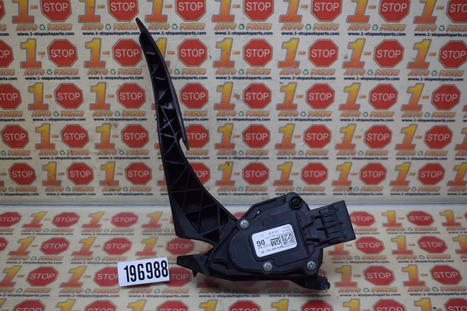 2014-2020 CHEVROLET IMPALA ACCELERATOR GAS PEDAL POSITION SENSOR 13237352 OEM - Image 2 of 4