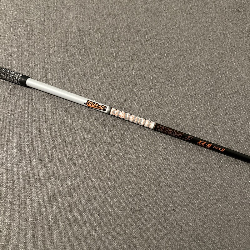 Graphite Design Tour AD IZ-6s Black Stiff 44.5" Driver Shaft. Titleist Tip.
