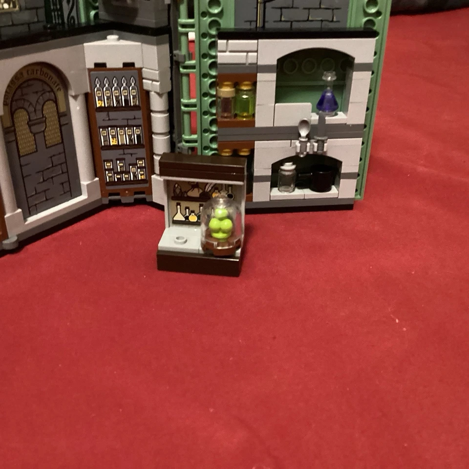 LEGO Harry Potter 76383 Hogwarts Moment: Potions Class, photo 2 of 5