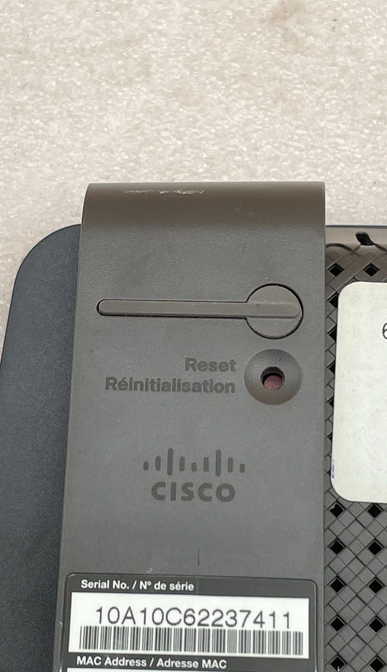 Cisco Linksys E2500 300 Mbps 4-Port 10/100 Wireless N Router Unit Only  - Image 3 of 4