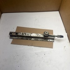 1992-1995 Honda Civic D16z6 1.6 Fuel Rail Oem