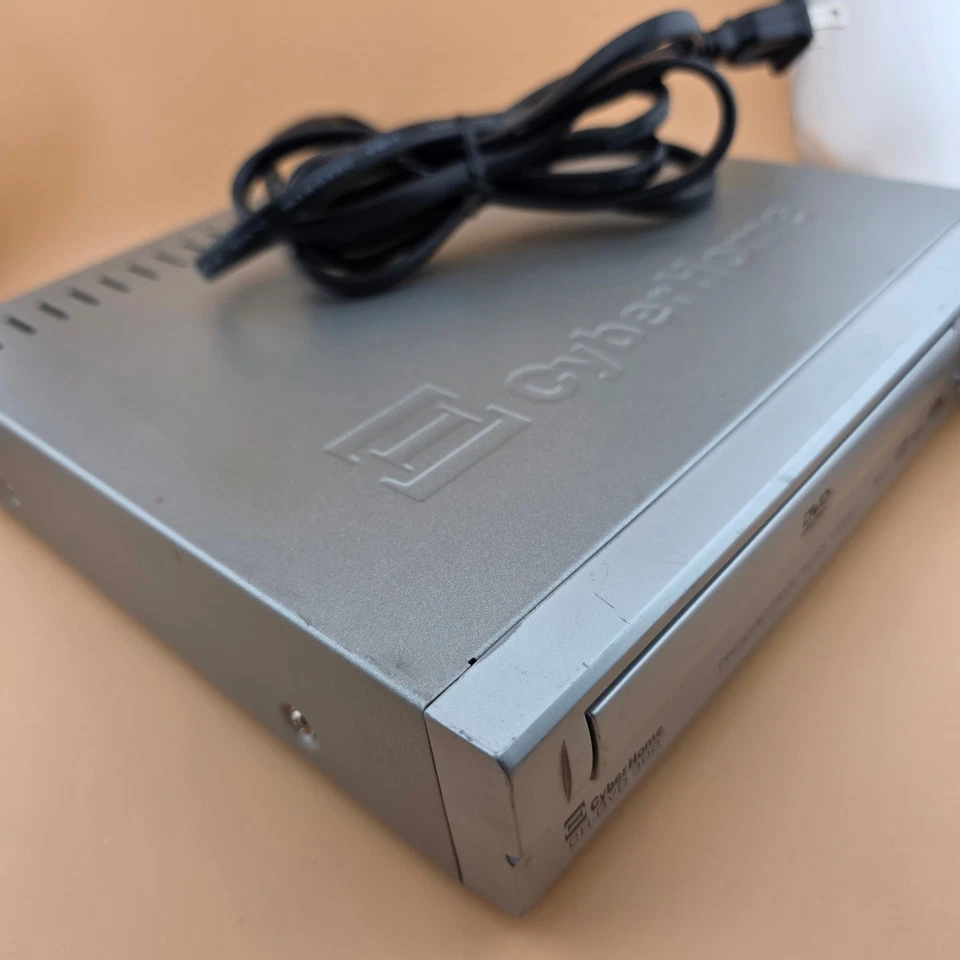 Reproductor de DVD de escaneo progresivo CyberHome CH DVD 300S con Dolby Digital MP3 plateado Foto 4 de 4
