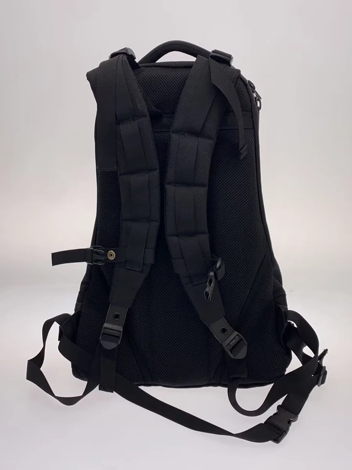 Mochila Lowrider negra, color liso, cremallera resistente al agua Foto 3 de 4