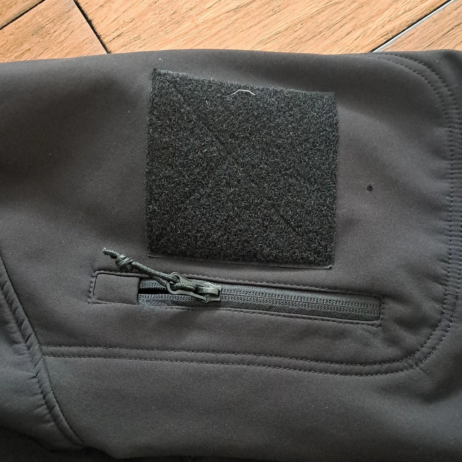 Men's Black SA Co. Softshell Jacket L Full Zip Hood Stand Collar Zipper Pockets image 6