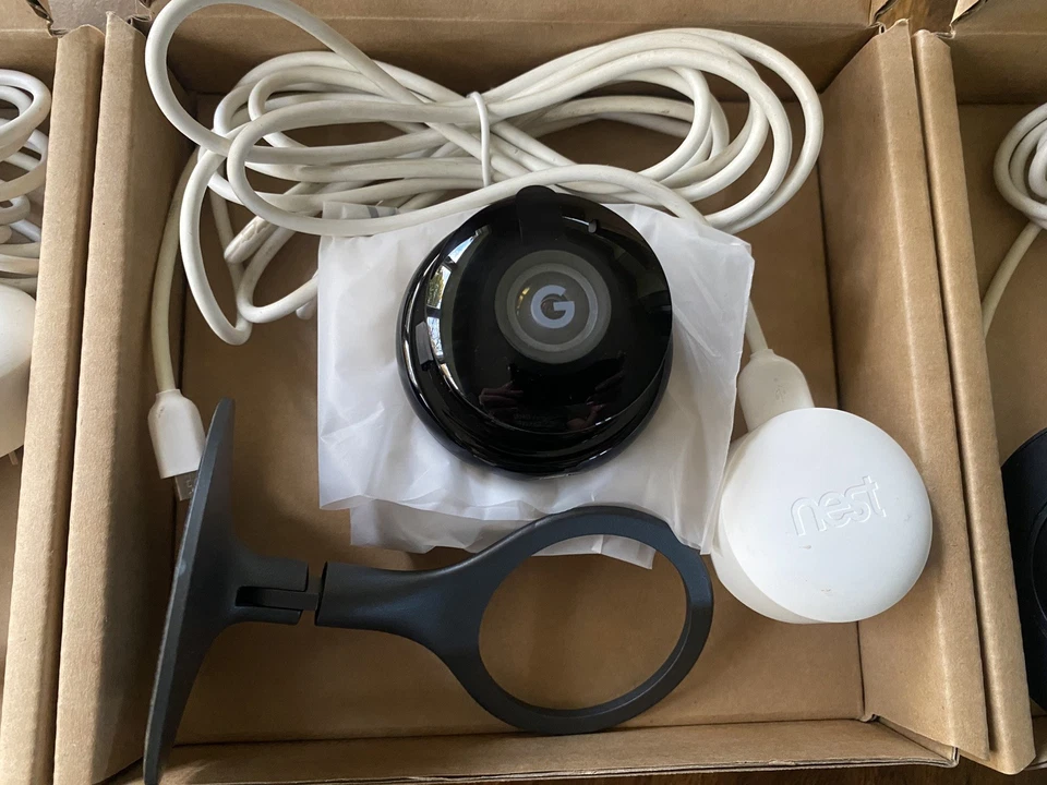 3 Google NestA0005 Indoor Cameras 1stGen Warranty Replacement wUsed Plugs&Stands - Image 2 of 4