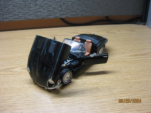1/18 1971 JAGUAR E TYPE IN BLACK , BY ROAD SIGNATURE , NO BOX - Picture 11 of 20