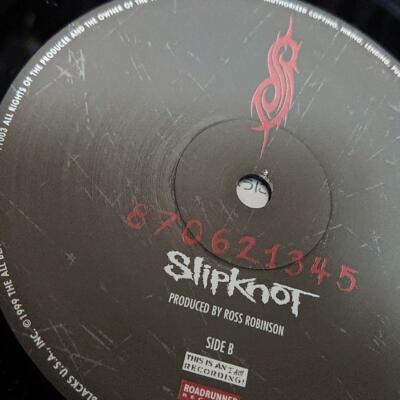 SLIPKNOT レコード　オリジナル回収盤 Amazon.co.jp: スリップノット （初回限定盤）: ミュージック