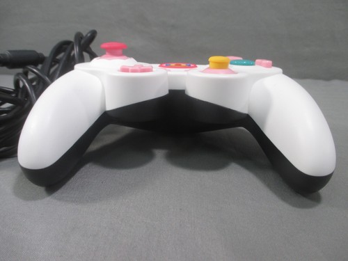Nintendo Switch Prinzessin Peach KABELGEBUNDENES KAMPFPAD PRO CONTROLLER getestet Super Smash - Bild 2 von 7