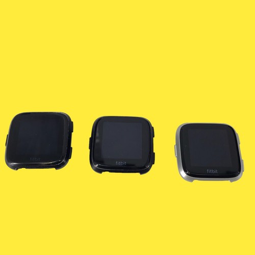 Lot of 3 FOR PARTS Fitbit Versa Trackers Model FB504 3004 z65/44