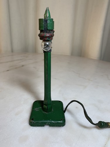 AMERICAN FLYER PREWAR O GAUGE METAL DOUBLE LAMP POST-LIGHTED -untested - Picture 2 of 9