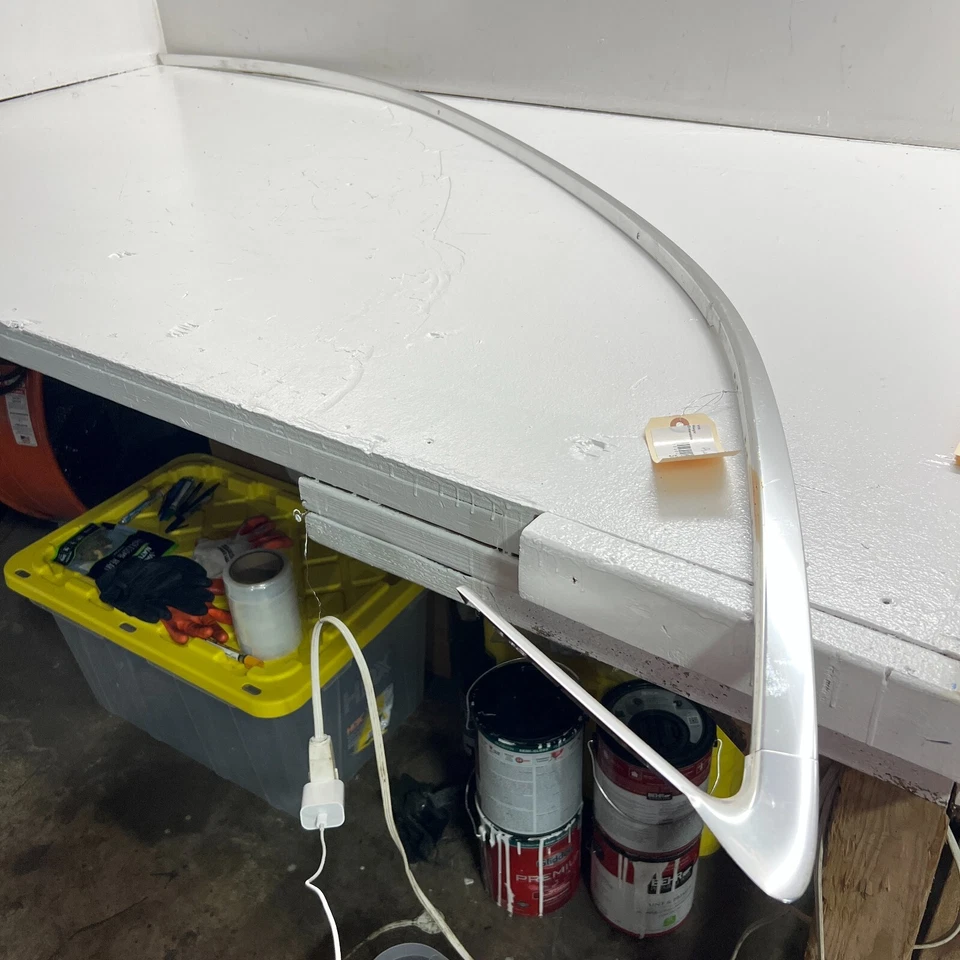 ЛЕВАЯ МОЛДИНГОВАЯ ЛЕНТА ДЛЯ КУЗОВА СО СТОРОНЫ ВОДИТЕЛЯ AUDI A8 QUATTRO 2011-2016 ОТ ОРИГИНАЛЬНОГО ПРОИЗВОДИТЕЛЯ - Изображение 2 из 4