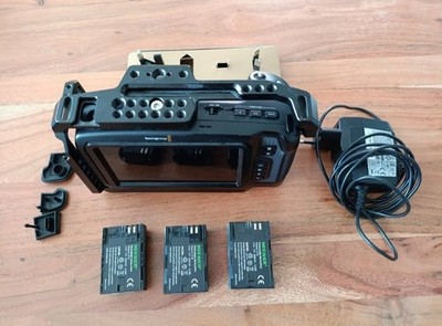 Blackmagic Pocket Cinema Camera 4K BMPCC4K + SmallRig Cage + 3 Akkus + Netzteil