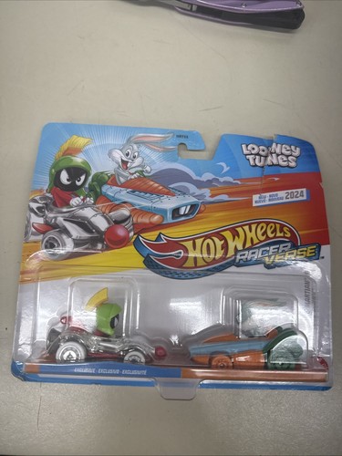 Hot Wheels RacerVerse Marvin The Martian Spaceship Set Diecast Vehicles