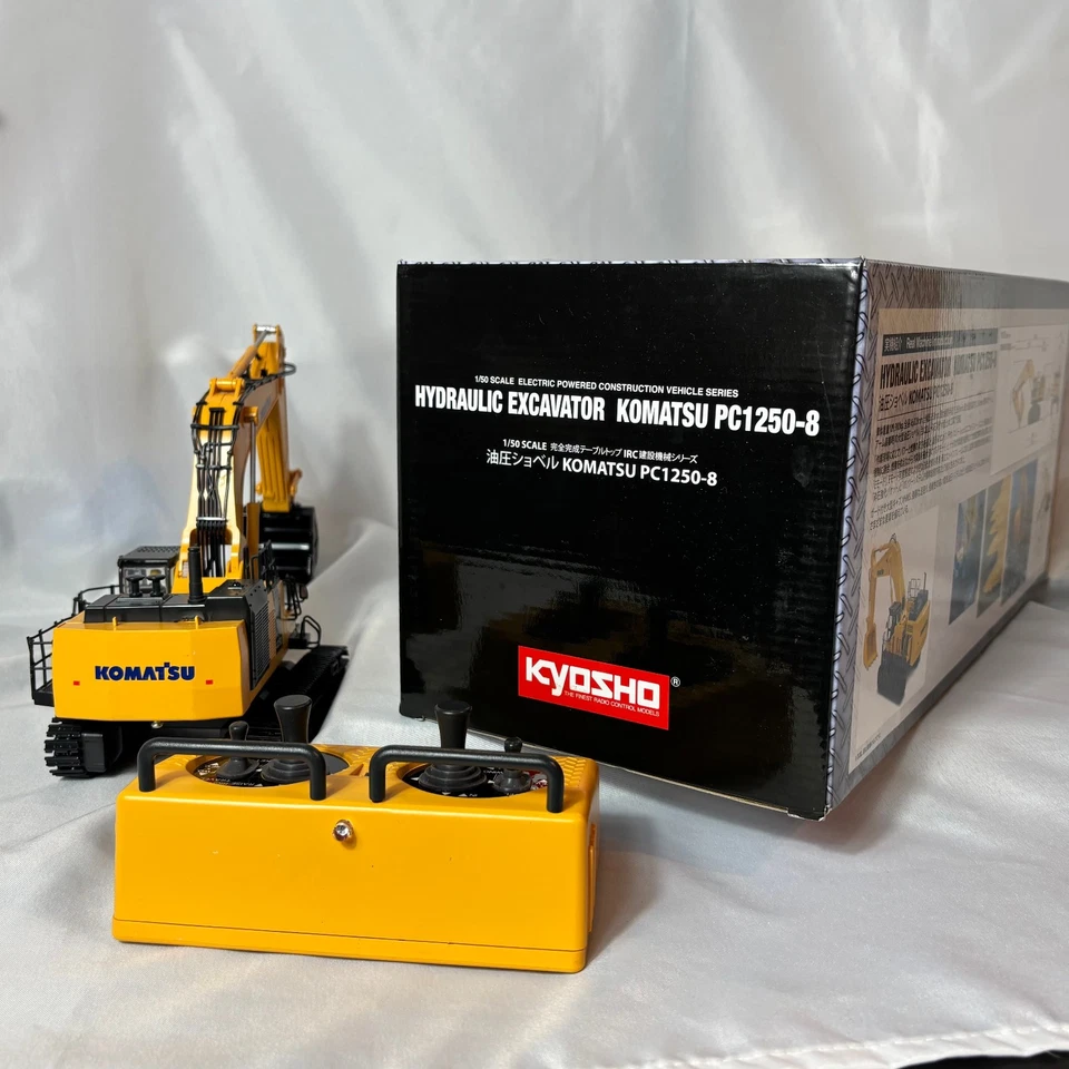 Kyosho KOMATSU PC1250-8 Hydraulic Excavator 1/50 Scale RC Toy Working In Box - Image 4 of 4