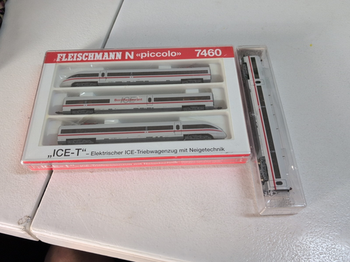 Fleischmann N piccolo 7460 ICE T TRIEBWAGENZUG DB AG Locomotive & 3-car set - Picture 5 of 15