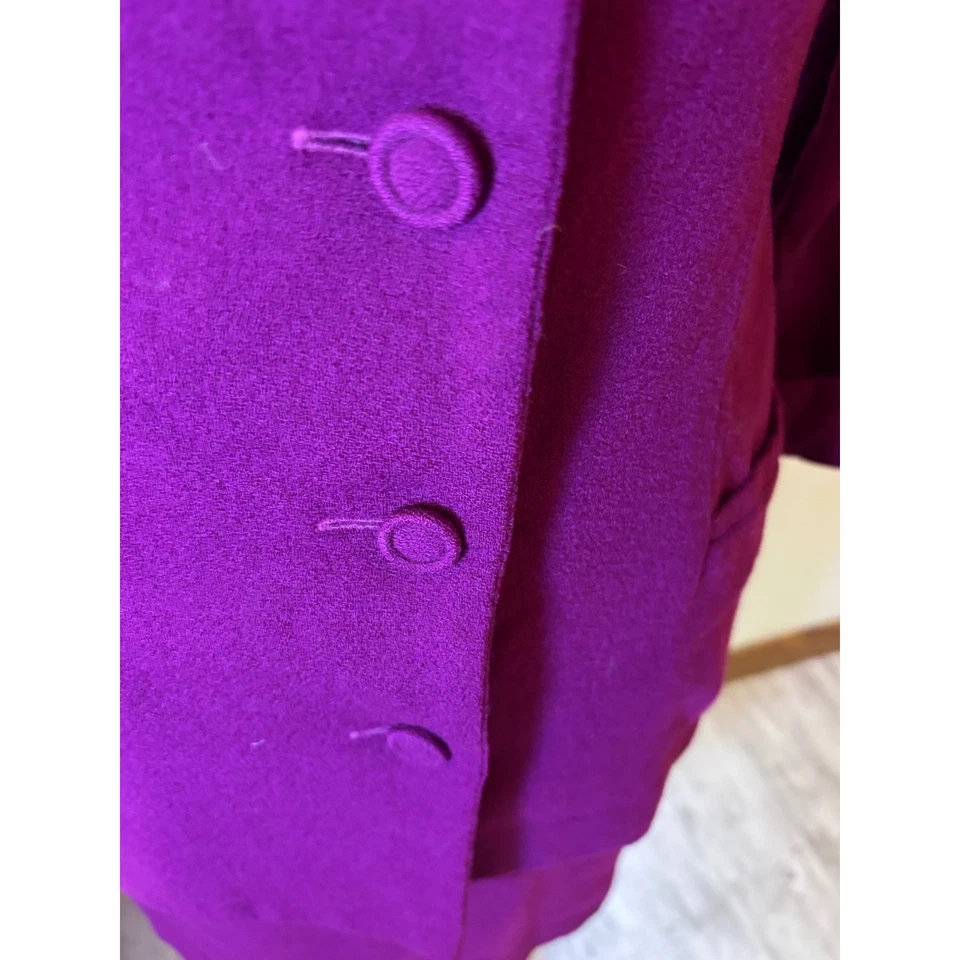 Conjunto de terno saia de lã roxa vintage anos 80/90 Reed Scranton, blazer de botão, tamanho 4 - Imagem 4 de 4