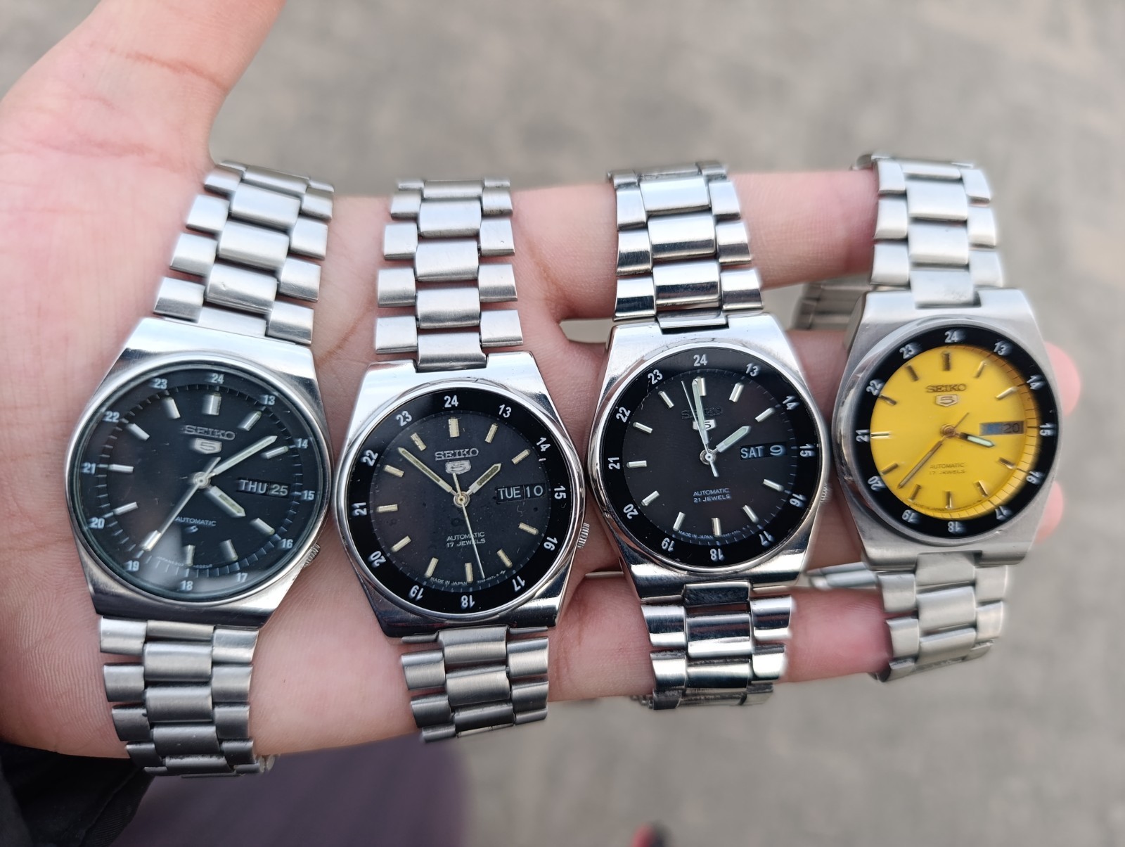 5 Men's Vintage Lot SEIKO Japanese Automatic of Wristwatches 4 Working - vintagewatches.pk