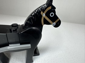 Retired 2010 LEGO Castle: Prison Carriage Rescue (7949) 99% COMPLETE