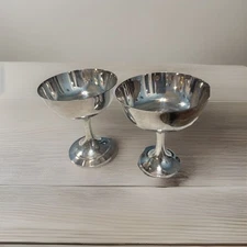 2 ONEIDA SILVERSMITHS CHAMPAGNE GOBLET STEM FOOTED CHALICE Dated 1969