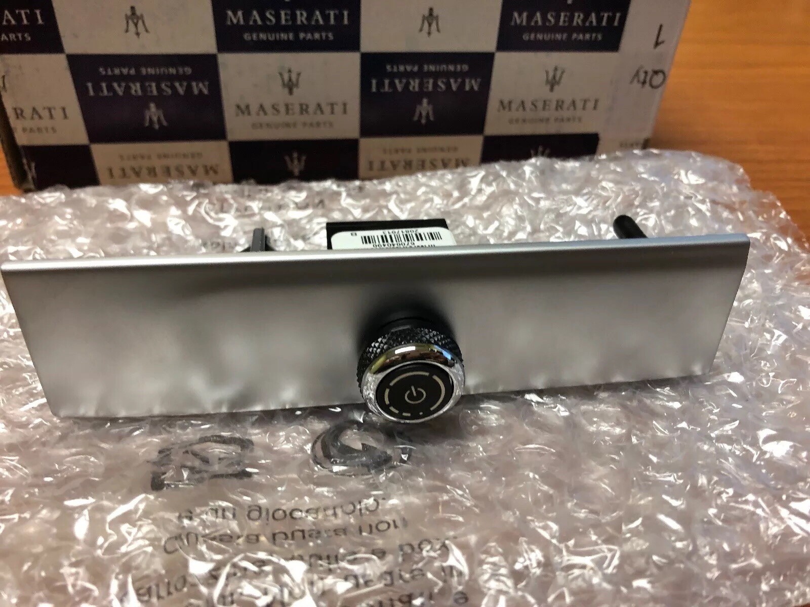 2014 + Maserati Comando Controllo Radio SX LH Trim Plate - NEW! OEM 670040490