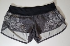 Lululemon Speed Short 2.5" Women Size 8 Black White Floral