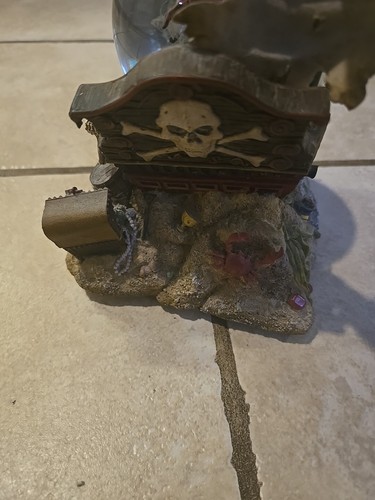 Pirates of the Caribbean Disney Store Snowglobe Musical Snow Globe Disney World - Picture 18 of 24