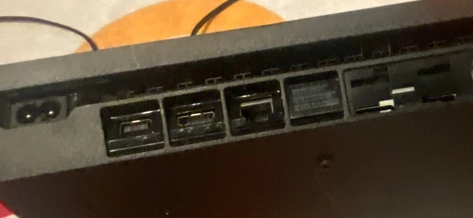 Sony PlayStation 4 Slim, Foto 2 von 3