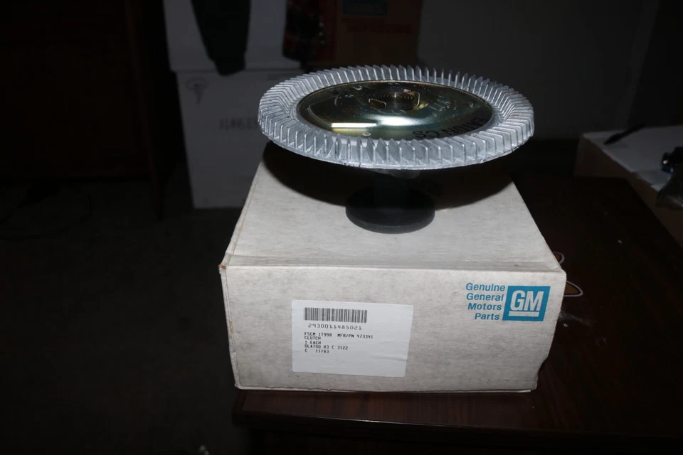 NOS GM PN 22049775 clutch fan fits numerous models - Image 2 of 2