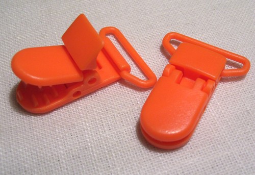 LOT (2 ou 5) CLIP PLASTIQUE ** 25 mm ** PINCE BRETELLE ATTACHE TÉTINE KAM - Picture 30 of 32