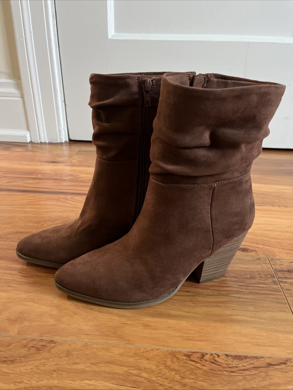Universal Thread Slouch Brown Bootie Suede Size 5 - image 1