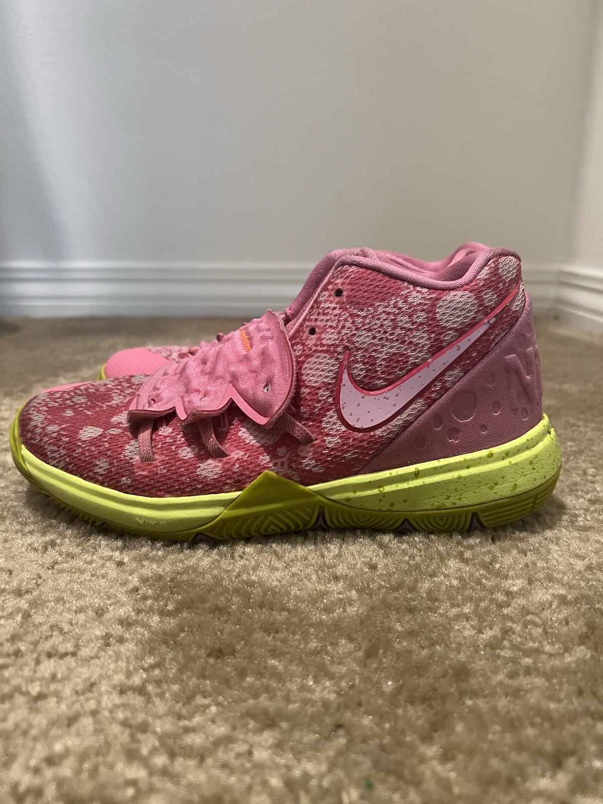 Patrick Star Kyrie 5 Basketball Shoes Size 2Y | Nike SpongeBob ...