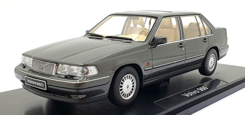 Modellino Auto VOLVO 960 Del 1996 Scala 1/18 - TRIPLE9 T9-1800304 Grigio Metallizzato - Foto 3