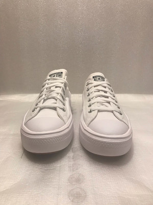 New! Converse Chuck Taylor All Star Move Low, White (Ox) - 570257C - Size: 10