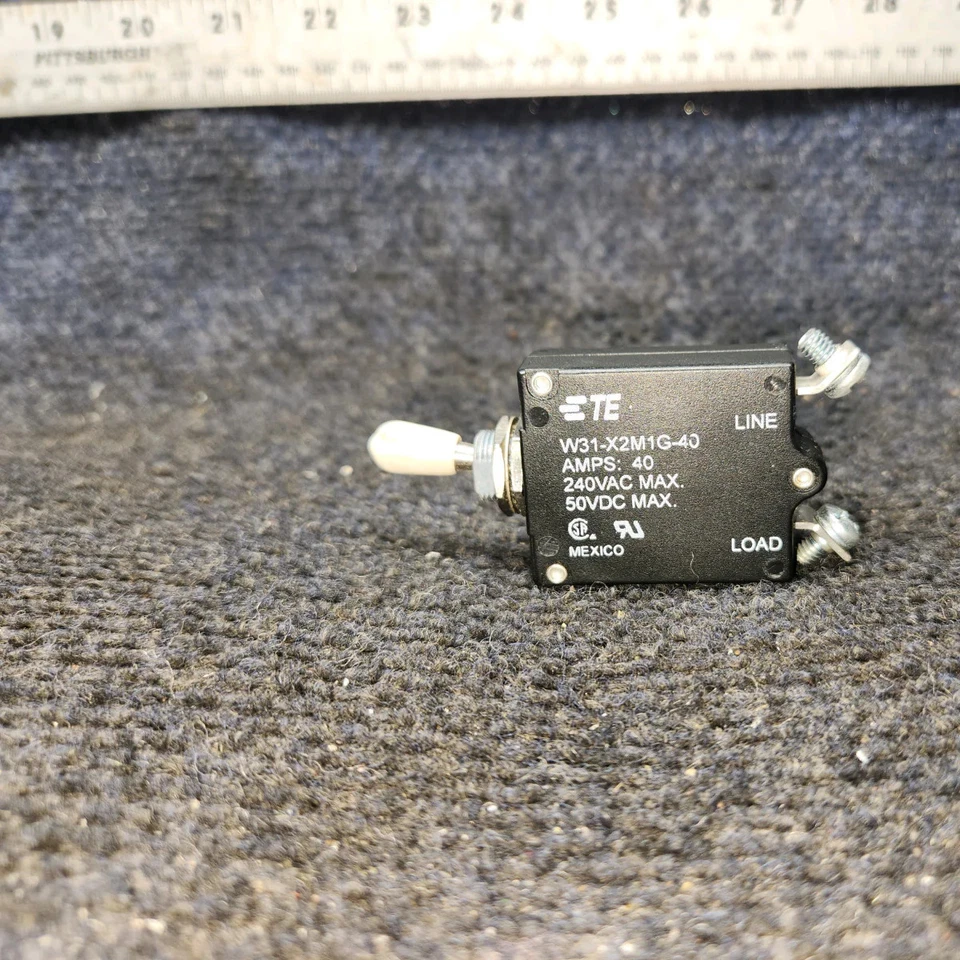 W31X2M1G40 | Tyco Electronics Serie W31 | Disyuntor - 40 amperios Foto 3 de 4